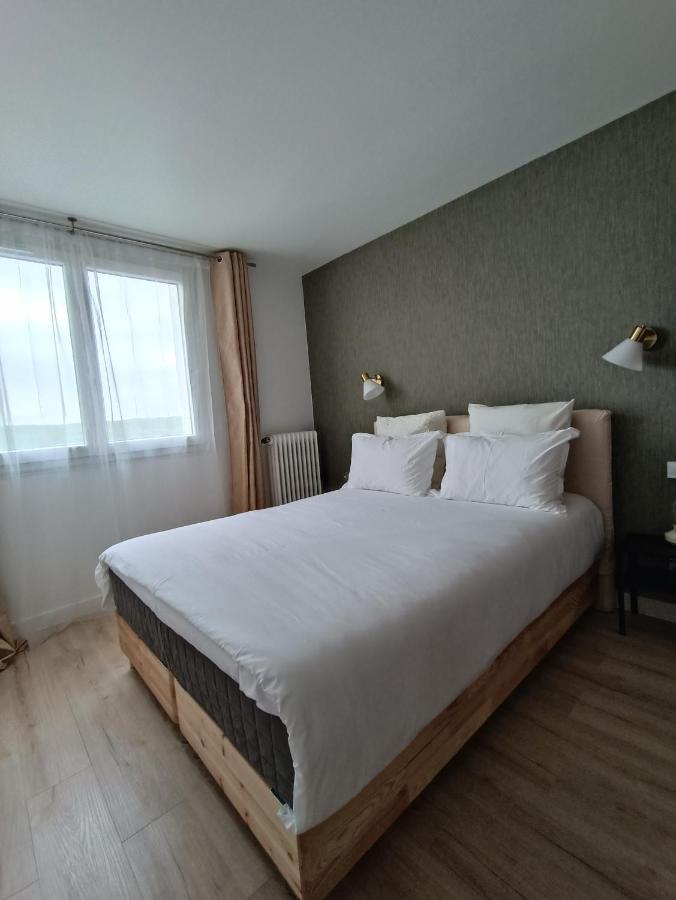Chelles Centre Ville: Riverside Retreat near Disneyland Exterior photo